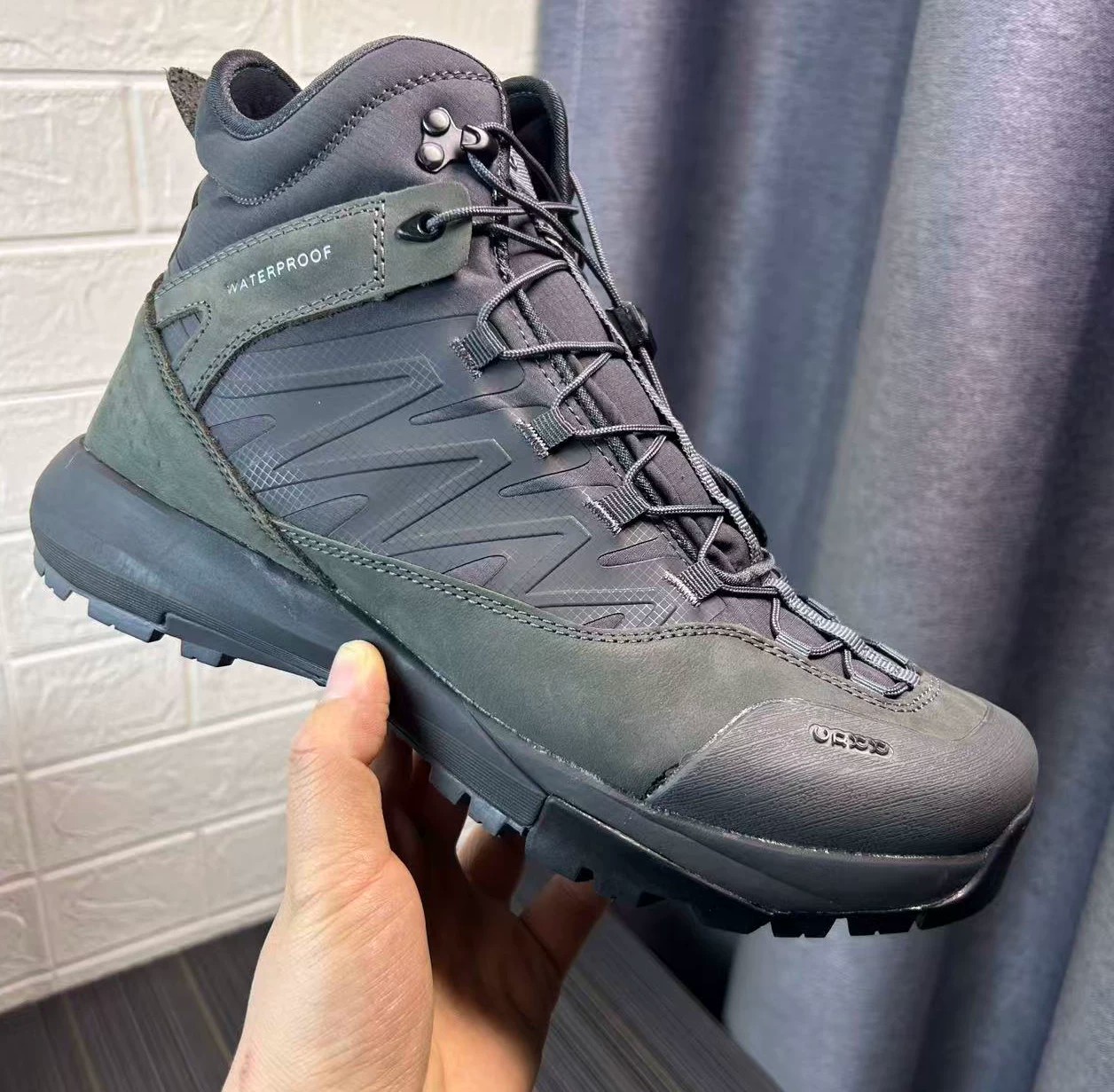 High Top Hiking Leather Shoes  - Streetwear Brand Top ulasan dan harga